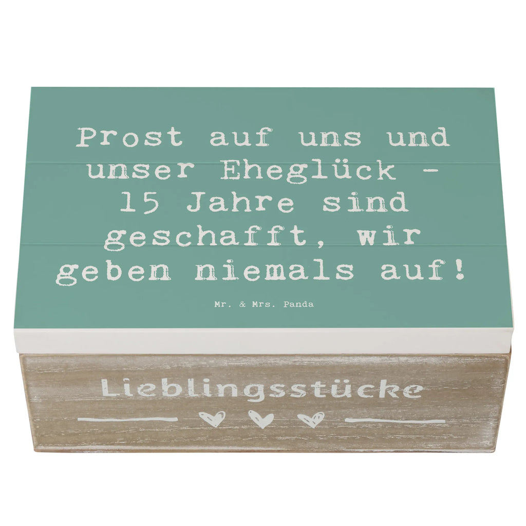 Holzkiste Spruch 15. Hochzeitstag Gläserne Hochzeit Truhe, Schatzkiste, Aufbewahrungsbox, Dekokiste, Erinnerungsbox, Kiste, Erinnerungskiste, Geschenkbox, Schatulle, Holzkiste, Geschenkdose, XXL, Hochzeit, Hochzeitsgeschenk, Ehe, Hochzeitsfeier, Trauung, Trauungsgeschenk, Hochzeitskarte, Verlobungsfeier, Verlobungsgeschenk, Hochzeitsgeschenkideen, Hochzeitsgeschenke für Brautpaar