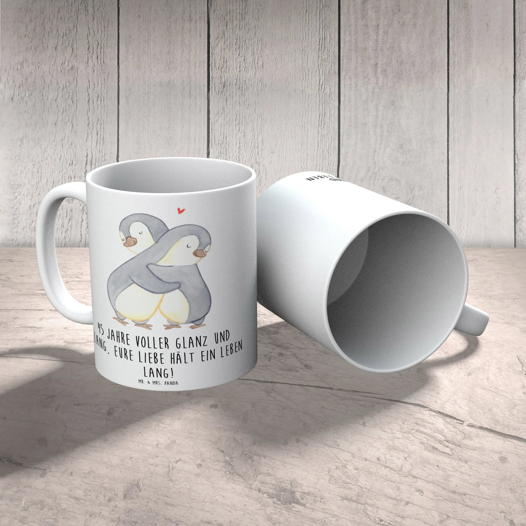Mug 45 Jahre voller Glanz und Klang, eure Liebe hält ein Leben lang! Tasse mit Motiven, Kaffeetasse, Geschenktasse, Porzellantasse, Tasse mit Zitaten, Teetasse, Bürotasse, Tasse, Keramiktasse, Hochzeit, Hochzeitsgeschenk, Ehe, Hochzeitsfeier, Trauung, Trauungsgeschenk, Hochzeitskarte, Verlobungsfeier, Verlobungsgeschenk, Hochzeitsgeschenkideen, Hochzeitsgeschenke für Brautpaar