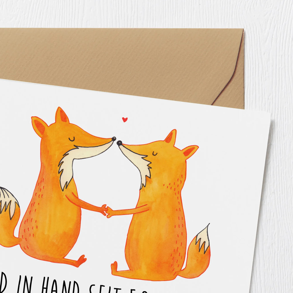 Deluxe Card Hand in Hand seit 50 Jahren, möge eure Liebe weiterhin in goldenen Farben erstrahlen. Grußkarte, Karte, Einladungskarte, Glückwunschkarte, Klappkarte, Hochzeitskarte, Geburtstagskarte, Hochwertige Klappkarte, Hochwertige Grußkarte, Hochzeit, Hochzeitsgeschenk, Ehe, Hochzeitsfeier, Trauung, Trauungsgeschenk, Verlobungsfeier, Verlobungsgeschenk, Hochzeitsgeschenkideen, Hochzeitsgeschenke für Brautpaar