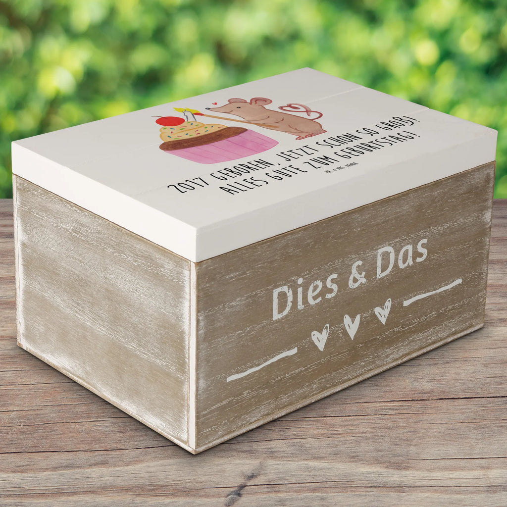 Holzkiste 2017 Geburtstag truhe holz, Erinnerungsbox, schmuckkiste, schatzkiste holz, box holz, Kiste, aufbewahrungskiste mit deckel, truhe mit deckel, Aufbewahrungsbox, schmuckbox, Aufbewahrungsbox aus Holz, geschenkbox holz, Aufbewahrungsbox Holz, Aufbewahrungskiste, fotokiste, geschenkkiste, Holzbox mit Deckel, Holztruhe, Kiste mit Deckel, Box, Holzkiste, geschenkbox mit deckel, Truhe, Schatulle, Holz Aufbewahrungsbox, Holzkiste mit Deckel, fotobox, Aufbewahrungstruhe, schatztruhe, kiste holz, schmucktruhe, Holzbox, erinnerungsbox holz, holzschatulle, holzkästchen, Geschenkbox, Erinnerungskiste, Box aus Holz, holzschachtel, Schatzkiste, Geschenk, Geburtstag, Geburtstagsgeschenk