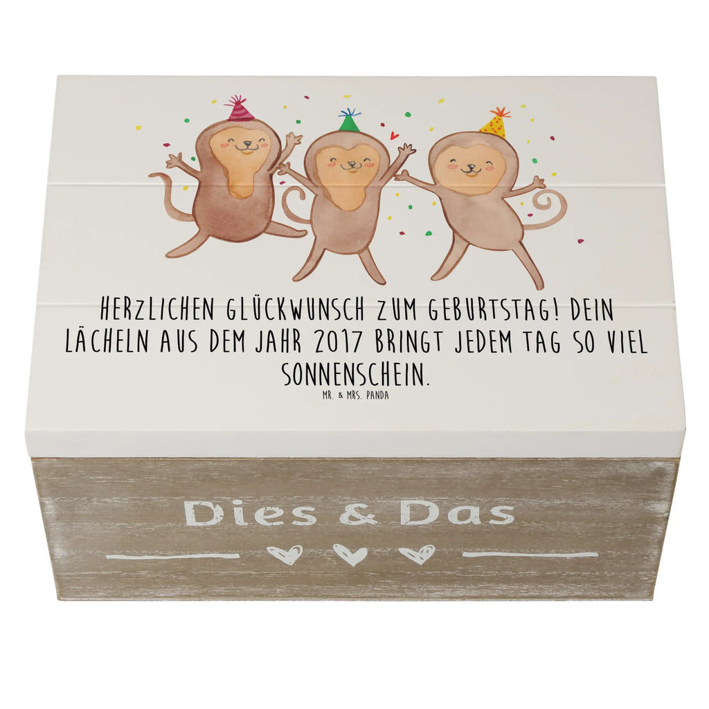 Holzkiste 2017 Geburtstag Lächeln Holzkiste mit Deckel, Holzbox mit Deckel, Kiste mit Deckel, Aufbewahrungsbox aus Holz, truhe mit deckel, geschenkbox mit deckel, geschenkkiste, Erinnerungskiste, Truhe, fotobox, Box, schatztruhe, Erinnerungsbox, Aufbewahrungstruhe, Holztruhe, holzschachtel, Schatzkiste, schatzkiste holz, schmuckbox, schmuckkiste, fotokiste, holzschatulle, aufbewahrungskiste mit deckel, truhe holz, Holzkiste, holzkästchen, box holz, Box aus Holz, Holzbox, Holz Aufbewahrungsbox, Aufbewahrungsbox Holz, Aufbewahrungsbox, erinnerungsbox holz, Kiste, Schatulle, geschenkbox holz, schmucktruhe, kiste holz, Aufbewahrungskiste, Geschenkbox, Geschenk, Geburtstag, Geburtstagsgeschenk