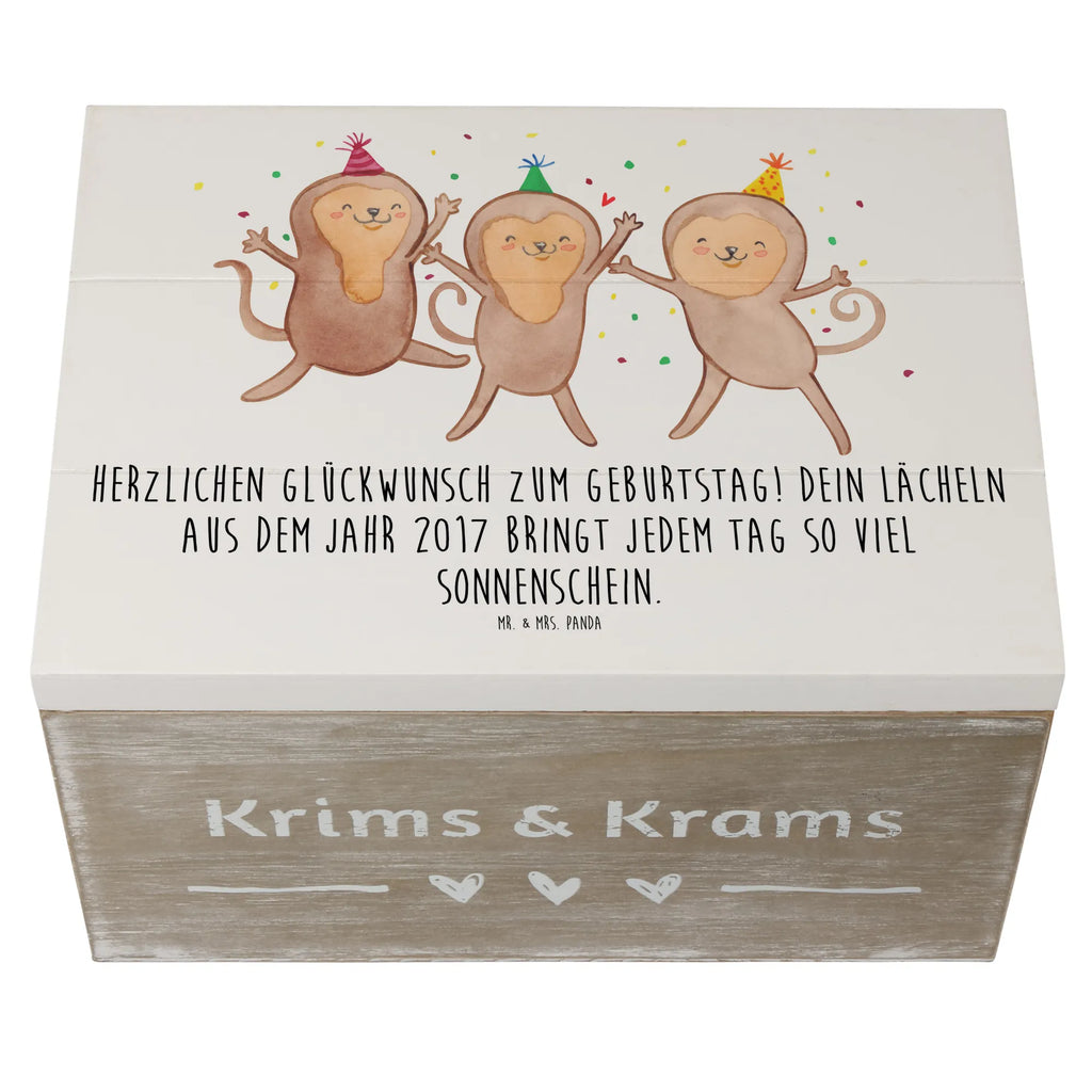 Holzkiste 2017 Geburtstag Lächeln Holzkiste mit Deckel, Holzbox mit Deckel, Kiste mit Deckel, Aufbewahrungsbox aus Holz, truhe mit deckel, geschenkbox mit deckel, geschenkkiste, Erinnerungskiste, Truhe, fotobox, Box, schatztruhe, Erinnerungsbox, Aufbewahrungstruhe, Holztruhe, holzschachtel, Schatzkiste, schatzkiste holz, schmuckbox, schmuckkiste, fotokiste, holzschatulle, aufbewahrungskiste mit deckel, truhe holz, Holzkiste, holzkästchen, box holz, Box aus Holz, Holzbox, Holz Aufbewahrungsbox, Aufbewahrungsbox Holz, Aufbewahrungsbox, erinnerungsbox holz, Kiste, Schatulle, geschenkbox holz, schmucktruhe, kiste holz, Aufbewahrungskiste, Geschenkbox, Geschenk, Geburtstag, Geburtstagsgeschenk