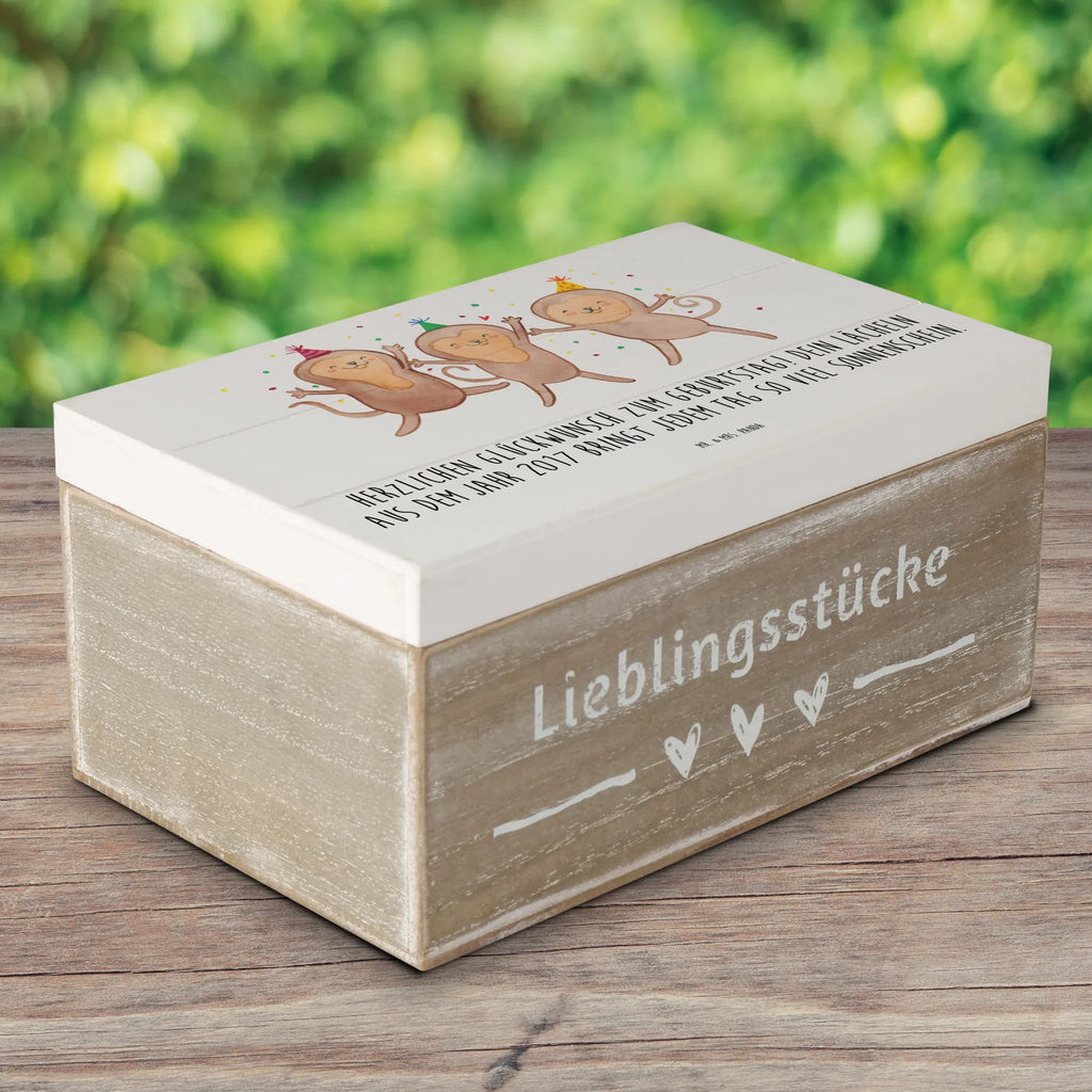 Holzkiste 2017 Geburtstag Lächeln Holzkiste mit Deckel, Holzbox mit Deckel, Kiste mit Deckel, Aufbewahrungsbox aus Holz, truhe mit deckel, geschenkbox mit deckel, geschenkkiste, Erinnerungskiste, Truhe, fotobox, Box, schatztruhe, Erinnerungsbox, Aufbewahrungstruhe, Holztruhe, holzschachtel, Schatzkiste, schatzkiste holz, schmuckbox, schmuckkiste, fotokiste, holzschatulle, aufbewahrungskiste mit deckel, truhe holz, Holzkiste, holzkästchen, box holz, Box aus Holz, Holzbox, Holz Aufbewahrungsbox, Aufbewahrungsbox Holz, Aufbewahrungsbox, erinnerungsbox holz, Kiste, Schatulle, geschenkbox holz, schmucktruhe, kiste holz, Aufbewahrungskiste, Geschenkbox, Geschenk, Geburtstag, Geburtstagsgeschenk
