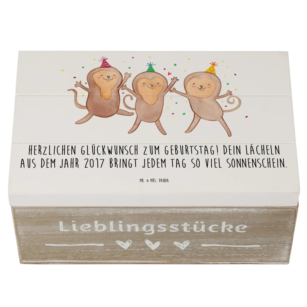 Holzkiste 2017 Geburtstag Lächeln Holzkiste mit Deckel, Holzbox mit Deckel, Kiste mit Deckel, Aufbewahrungsbox aus Holz, truhe mit deckel, geschenkbox mit deckel, geschenkkiste, Erinnerungskiste, Truhe, fotobox, Box, schatztruhe, Erinnerungsbox, Aufbewahrungstruhe, Holztruhe, holzschachtel, Schatzkiste, schatzkiste holz, schmuckbox, schmuckkiste, fotokiste, holzschatulle, aufbewahrungskiste mit deckel, truhe holz, Holzkiste, holzkästchen, box holz, Box aus Holz, Holzbox, Holz Aufbewahrungsbox, Aufbewahrungsbox Holz, Aufbewahrungsbox, erinnerungsbox holz, Kiste, Schatulle, geschenkbox holz, schmucktruhe, kiste holz, Aufbewahrungskiste, Geschenkbox, Geschenk, Geburtstag, Geburtstagsgeschenk
