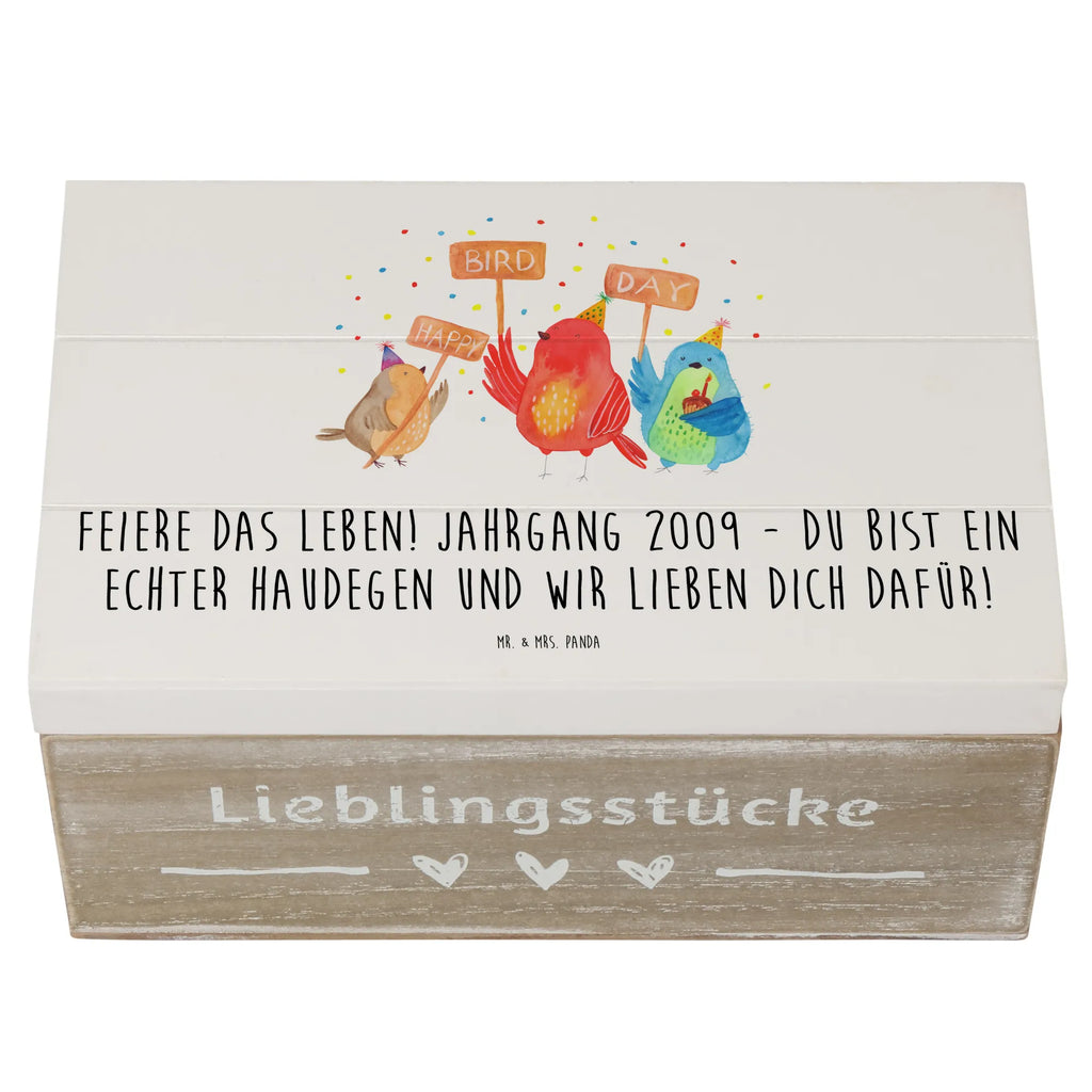 Wooden chest Feiere das Leben! Jahrgang 2009 - du bist ein echter Haudegen und wir lieben dich dafür! XXL, Schatulle, Truhe, Geschenkbox, Schatzkiste, Holzkiste, Dekokiste, Kiste, Erinnerungskiste, Geschenkdose, Aufbewahrungsbox, Erinnerungsbox, Geburtstag, Geburtstagsgeschenk, Geschenk