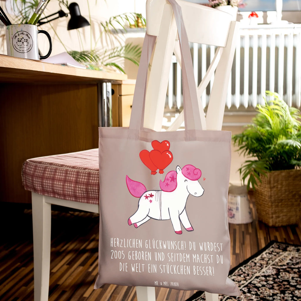 Tote bag Herzlichen Glückwunsch! Du wurdest 2005 geboren und seitdem machst du die Welt ein Stückchen besser! Laptoptasche, Tasche, Beuteltasche, Shopper, Einkaufstasche, Badetasche, Einkaufstüte, Stoffbeutel, Jutebeutel, Beutel, Umhängetasche, Schultertasche, Jutetasche, Strandtasche, Stofftasche, Tragetasche, Geburtstag, Geburtstagsgeschenk, Geschenk