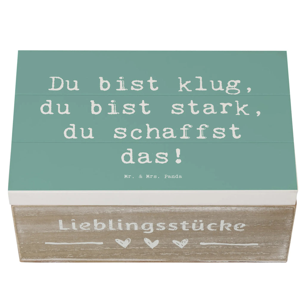 Holzkiste Spruch Erster Schultag Motivation Aufbewahrungsbox, dekorative holzkiste, deko box, aufbewahrungsbox aus holz, Schatulle, holztruhe, aufbewahrungskiste, aufbewahrungsbox holz, Geschenkbox, Kiste, holzboxen, Dekokiste, holzbox, Erinnerungskiste, Holzkiste, Truhe, box aus holz, holzbox mit deckel, erinnerungsbox baby, holzkiste mit deckel, ordnungsbox, Erinnerungsbox, holzkisten, erinnerungsbox hochzeit, schmuckkästchen, holz aufbewahrungsbox, Schatzkiste, einzigartig, sprüche, inspiration, mr and mrs panda, alltag verschönern, schöne sprüche, zitate, motivation, shopify, lächeln, glück, kreativ, lebensweisheiten, wohnaccessoires, freude, sprüche sammlung, spruch kollektion, geschenkideen, dekoration, liebe, nachhaltige geschenke, wanddeko
