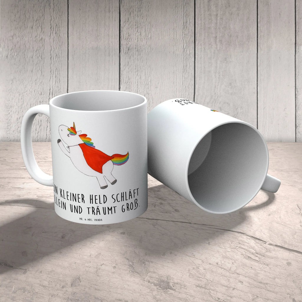 Mug Ein kleiner Held schläft allein und träumt groß. Geschenktasse, Keramiktasse, Porzellantasse, Kaffeetasse, Tasse mit Motiven, Teetasse, Tasse mit Zitaten, Tasse, Bürotasse