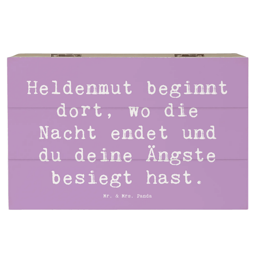 Wooden chest Saying Heldenmut beginnt dort, wo die Nacht endet und du deine Ängste besiegt hast. holzkisten, Erinnerungsbox, Geschenkbox, box aus holz, Schatzkiste, schmuckkästchen, holzboxen, erinnerungsbox baby, ordnungsbox, aufbewahrungsbox aus holz, Aufbewahrungsbox, Schatulle, holztruhe, Truhe, deko box, holzbox mit deckel, holzkiste mit deckel, Holzkiste, aufbewahrungskiste, Dekokiste, Erinnerungskiste, holz aufbewahrungsbox, Kiste, erinnerungsbox hochzeit, holzbox, aufbewahrungsbox holz, dekorative holzkiste, einzigartig, sprüche, inspiration, mr and mrs panda, alltag verschönern, schöne sprüche, zitate, motivation, shopify, lächeln, glück, kreativ, lebensweisheiten, wohnaccessoires, freude, sprüche sammlung, spruch kollektion, geschenkideen, dekoration, liebe, nachhaltige geschenke, wanddeko