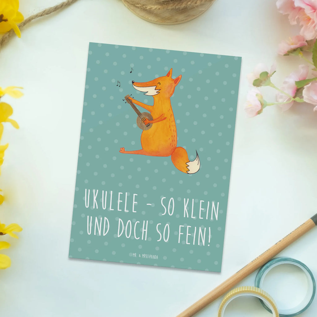 Postcard Ukulele - so klein und doch so fein! Karte, Ansichtskarte, Einladungskarten Geburtstag, Grußkarte, Ansichtskarten, Einladungskarte, Dankeskarte, Einladung Geburtstag, Geburtstagskarte, Geschenkkarte, Einladung, Postkarte, Instrumente, Geschenke Musiker, Musikliebhaber