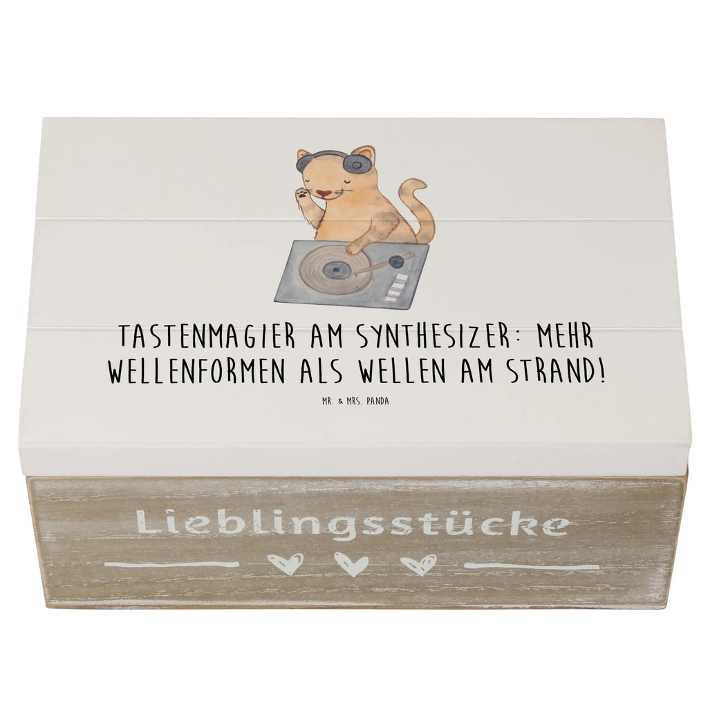 Wooden chest Tastenmagier am Synthesizer: Mehr Wellenformen als Wellen am Strand! Geschenkbox, Schatulle, Aufbewahrungsbox, Geschenkdose, Erinnerungsbox, Erinnerungskiste, Kiste, Dekokiste, Holzkiste, Truhe, XXL, Schatzkiste, Instrumente, Geschenke Musiker, Musikliebhaber