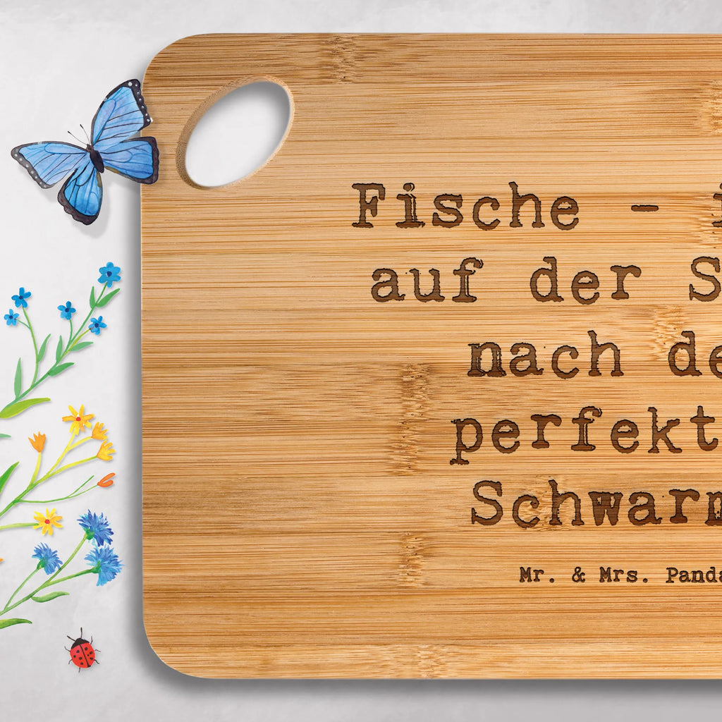 Bamboo chopping board Saying Fische - immer auf der Suche nach dem perfekten Schwarm! kitchen, nature, breakfast, cutting block, board, breakfast board, kitchen board, dulcimer, solid, slices, carving board, engraving, cutting board, wood, robust, bamboo, constellations, birthdays, astrology, zodiac, date of birth, month of birth