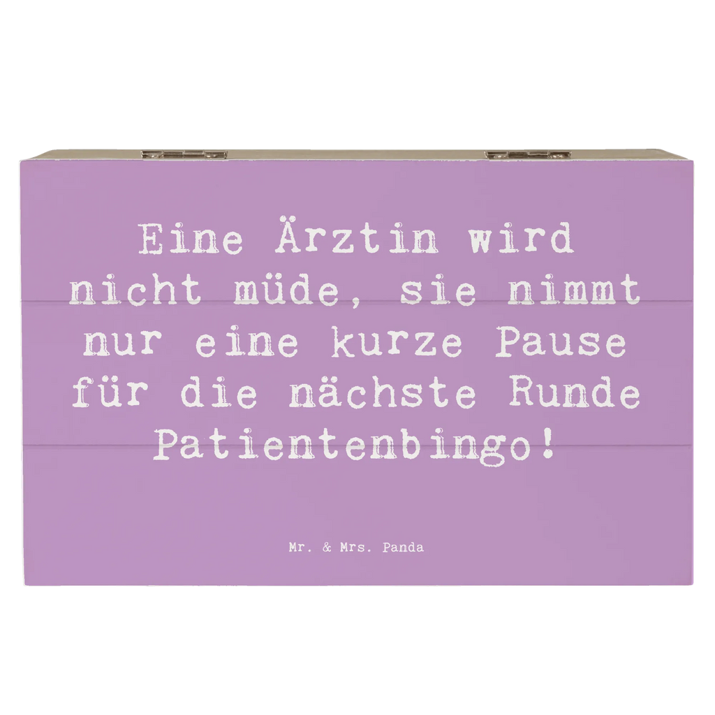 Wooden chest Saying Eine Ärztin wird nicht müde, sie nimmt nur eine kurze Pause für die nächste Runde Patientenbingo! Truhe, XXL, Dekokiste, Schatzkiste, Erinnerungsbox, Holzkiste, Erinnerungskiste, Geschenkdose, Schatulle, Aufbewahrungsbox, Geschenkbox, Kiste, Beruf, Ausbildung, Jubiläum, Abschied, Rente, Kollege, Kollegin, Geschenk, Schenken, Arbeitskollege, Mitarbeiter, Firma, Danke, Dankeschön