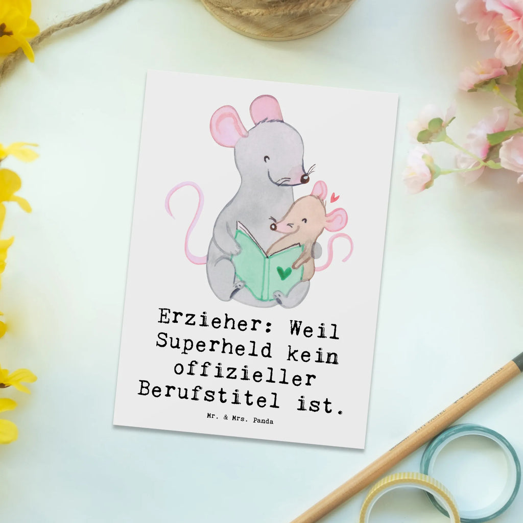 Postcard Erzieher: Weil Superheld kein offizieller Berufstitel ist. Karte, Grußkarte, Einladung Geburtstag, Ansichtskarten, Geschenkkarte, Einladung, Einladungskarten Geburtstag, Einladungskarte, Geburtstagskarte, Ansichtskarte, Dankeskarte, Postkarte, Beruf, Ausbildung, Jubiläum, Abschied, Rente, Kollege, Kollegin, Geschenk, Schenken, Arbeitskollege, Mitarbeiter, Firma, Danke, Dankeschön
