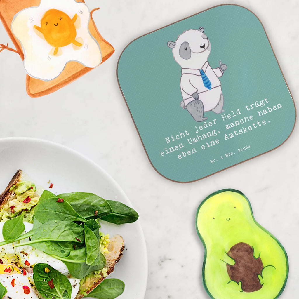 Square coaster Nicht jeder Held trägt einen Umhang, manche haben eben eine Amtskette. Untersetzer, Bierdeckel, Glasuntersetzer, Untersetzer Gläser, Getränkeuntersetzer, Untersetzer aus Holz, Untersetzer für Gläser, Korkuntersetzer, Untersetzer Holz, Holzuntersetzer, Tassen Untersetzer, Untersetzer Design, Beruf, Ausbildung, Jubiläum, Abschied, Rente, Kollege, Kollegin, Geschenk, Schenken, Arbeitskollege, Mitarbeiter, Firma, Danke, Dankeschön