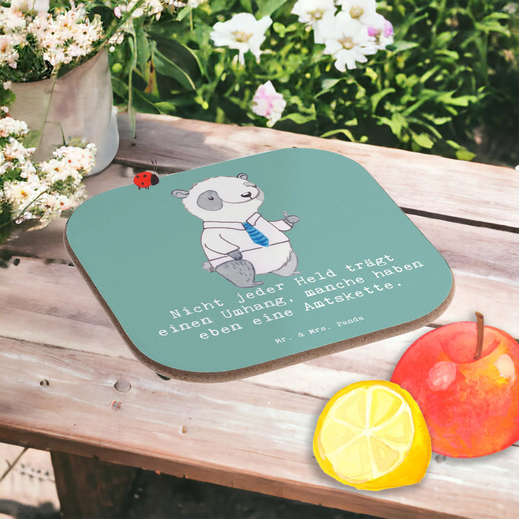 Square coaster Nicht jeder Held trägt einen Umhang, manche haben eben eine Amtskette. Untersetzer, Bierdeckel, Glasuntersetzer, Untersetzer Gläser, Getränkeuntersetzer, Untersetzer aus Holz, Untersetzer für Gläser, Korkuntersetzer, Untersetzer Holz, Holzuntersetzer, Tassen Untersetzer, Untersetzer Design, Beruf, Ausbildung, Jubiläum, Abschied, Rente, Kollege, Kollegin, Geschenk, Schenken, Arbeitskollege, Mitarbeiter, Firma, Danke, Dankeschön