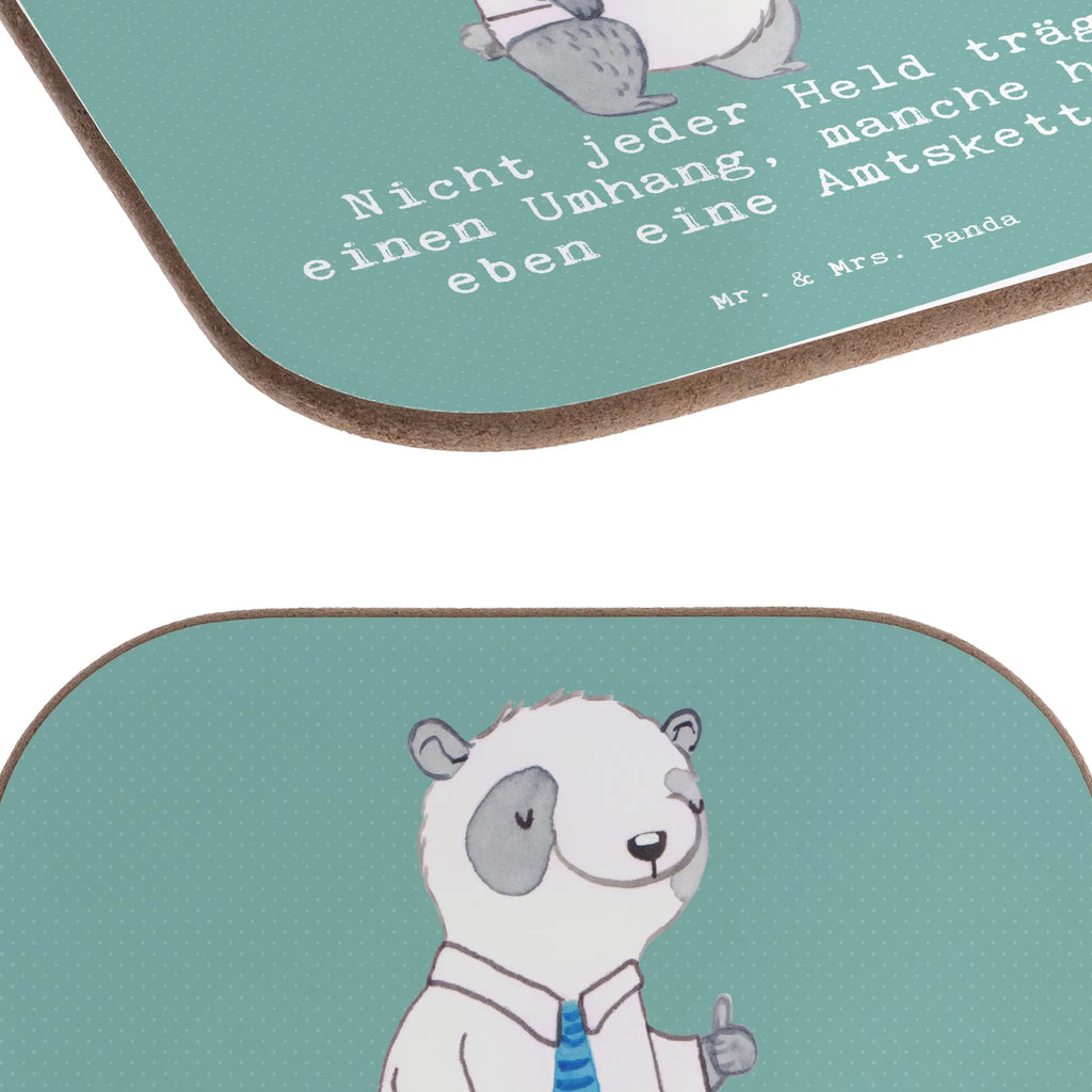 Square coaster Nicht jeder Held trägt einen Umhang, manche haben eben eine Amtskette. Untersetzer, Bierdeckel, Glasuntersetzer, Untersetzer Gläser, Getränkeuntersetzer, Untersetzer aus Holz, Untersetzer für Gläser, Korkuntersetzer, Untersetzer Holz, Holzuntersetzer, Tassen Untersetzer, Untersetzer Design, Beruf, Ausbildung, Jubiläum, Abschied, Rente, Kollege, Kollegin, Geschenk, Schenken, Arbeitskollege, Mitarbeiter, Firma, Danke, Dankeschön