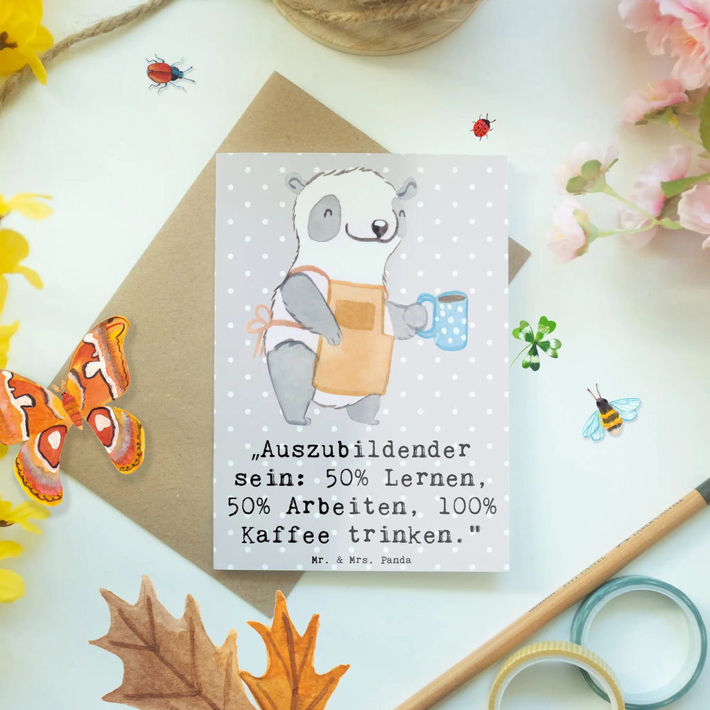 Greetings card „Auszubildender sein: 50% Lernen, 50% Arbeiten, 100% Kaffee trinken.“ Einladungskarte, Geburtstagskarte, Glückwunschkarte, Ansichtskarten, Karte, Klappkarte, Hochzeitskarte, Grußkarte, Beruf, Ausbildung, Jubiläum, Abschied, Rente, Kollege, Kollegin, Geschenk, Schenken, Arbeitskollege, Mitarbeiter, Firma, Danke, Dankeschön