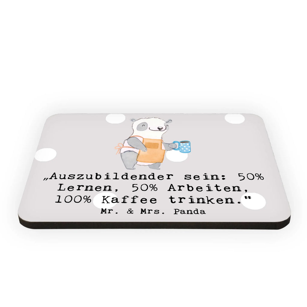 Magnet „Auszubildender sein: 50% Lernen, 50% Arbeiten, 100% Kaffee trinken.“ Whiteboard Magnet, Kühlschrankmagnet, Notiz Magnet, Dekomagnet, Kühlschrank Dekoration, Motivmagnete, Pinnwandmagnet, Souvenir Magnet, Beruf, Ausbildung, Jubiläum, Abschied, Rente, Kollege, Kollegin, Geschenk, Schenken, Arbeitskollege, Mitarbeiter, Firma, Danke, Dankeschön