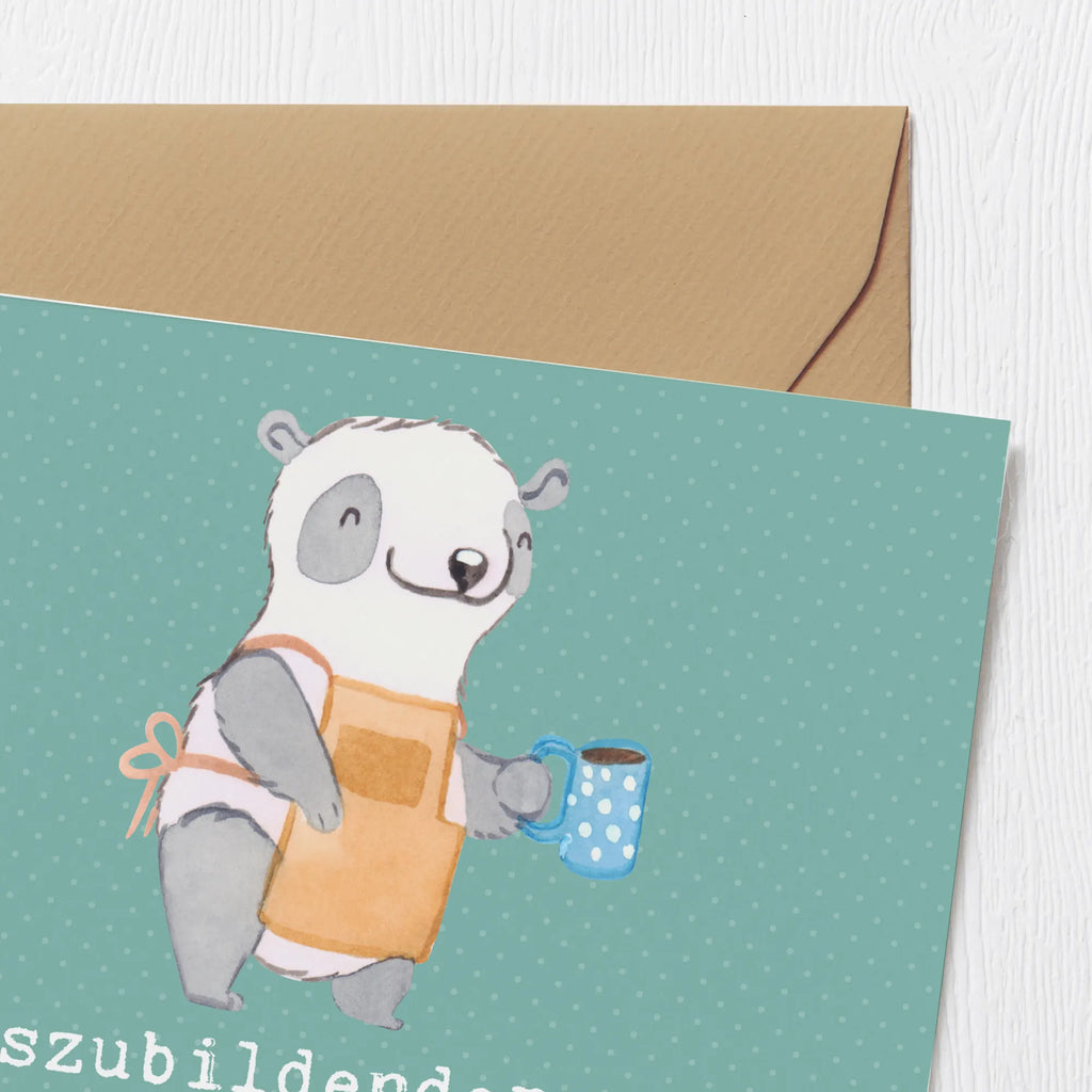 Deluxe Card „Auszubildender sein: 50% Lernen, 50% Arbeiten, 100% Kaffee trinken.“ Einladungskarte, Grußkarte, Karte, Glückwunschkarte, Hochzeitskarte, Geburtstagskarte, Hochwertige Klappkarte, Hochwertige Grußkarte, Klappkarte, Beruf, Ausbildung, Jubiläum, Abschied, Rente, Kollege, Kollegin, Geschenk, Schenken, Arbeitskollege, Mitarbeiter, Firma, Danke, Dankeschön