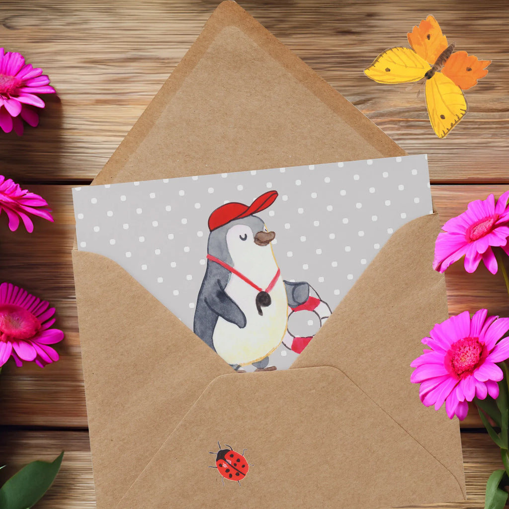 Deluxe Card Hinter jedem entspannten Schwimmer steht ein wachsamer Bademeister. Einladungskarte, Klappkarte, Geburtstagskarte, Hochzeitskarte, Hochwertige Klappkarte, Karte, Hochwertige Grußkarte, Glückwunschkarte, Grußkarte, Beruf, Ausbildung, Jubiläum, Abschied, Rente, Kollege, Kollegin, Geschenk, Schenken, Arbeitskollege, Mitarbeiter, Firma, Danke, Dankeschön