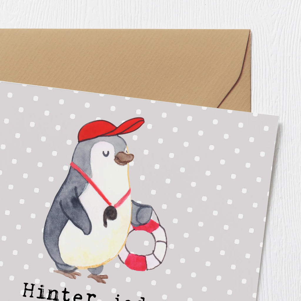 Deluxe Card Hinter jedem entspannten Schwimmer steht ein wachsamer Bademeister. Einladungskarte, Klappkarte, Geburtstagskarte, Hochzeitskarte, Hochwertige Klappkarte, Karte, Hochwertige Grußkarte, Glückwunschkarte, Grußkarte, Beruf, Ausbildung, Jubiläum, Abschied, Rente, Kollege, Kollegin, Geschenk, Schenken, Arbeitskollege, Mitarbeiter, Firma, Danke, Dankeschön