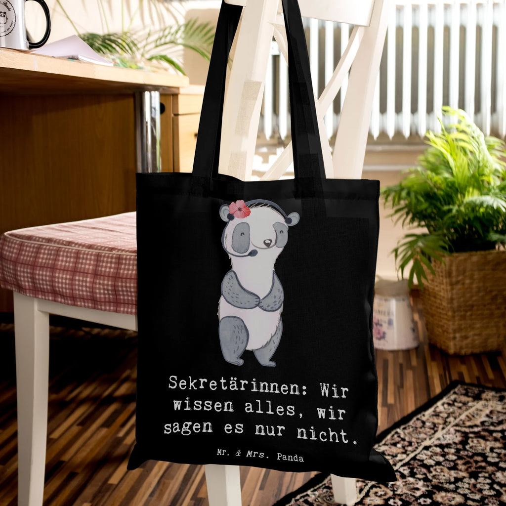 Tragetasche Sekretärinnen: Wir wissen alles, wir sagen es nur nicht. Umhängetasche, Jutebeutel, Beutel, Jutetasche, Tragetasche, Schultertasche, Badetasche, Einkaufstüte, Strandtasche, Shopper, Beuteltasche, Laptoptasche, Stoffbeutel, Tasche, Einkaufstasche, Stofftasche, Beruf, Ausbildung, Jubiläum, Abschied, Rente, Kollege, Kollegin, Geschenk, Schenken, Arbeitskollege, Mitarbeiter, Firma, Danke, Dankeschön