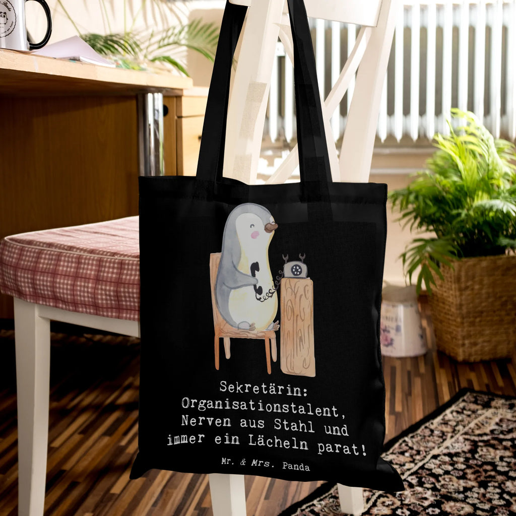 Tote bag Sekretärin: Organisationstalent, Nerven aus Stahl und immer ein Lächeln parat! Jutetasche, Einkaufstüte, Badetasche, Tasche, Stoffbeutel, Laptoptasche, Stofftasche, Strandtasche, Tragetasche, Beuteltasche, Schultertasche, Jutebeutel, Umhängetasche, Beutel, Shopper, Einkaufstasche, Beruf, Ausbildung, Jubiläum, Abschied, Rente, Kollege, Kollegin, Geschenk, Schenken, Arbeitskollege, Mitarbeiter, Firma, Danke, Dankeschön