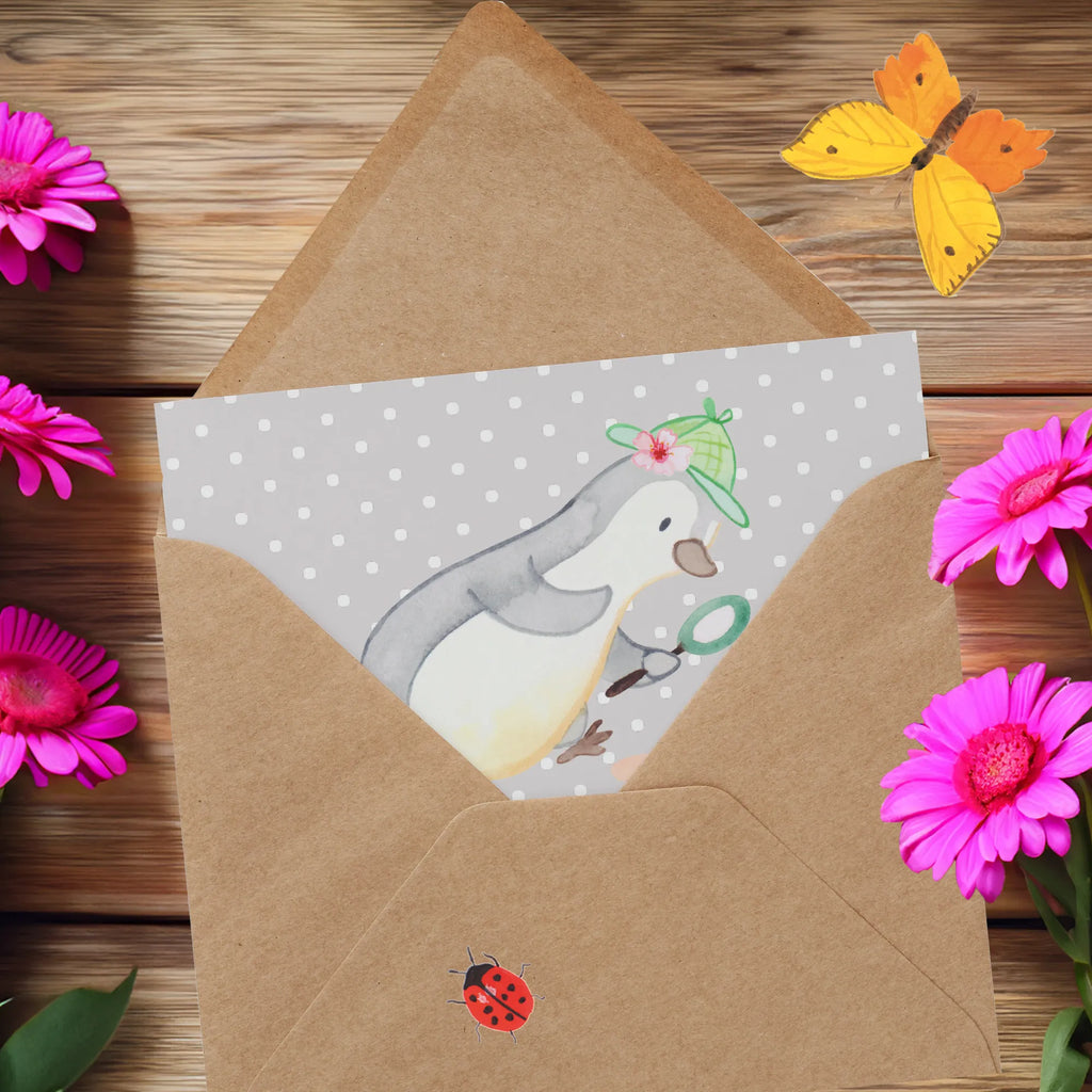 Deluxe Karte Warum sind Sekretärinnen die besten Detektive? Sie finden immer das, was der Chef verloren hat. Hochzeitskarte, Karte, Hochwertige Klappkarte, Einladungskarte, Grußkarte, Klappkarte, Hochwertige Grußkarte, Geburtstagskarte, Glückwunschkarte, Beruf, Ausbildung, Jubiläum, Abschied, Rente, Kollege, Kollegin, Geschenk, Schenken, Arbeitskollege, Mitarbeiter, Firma, Danke, Dankeschön