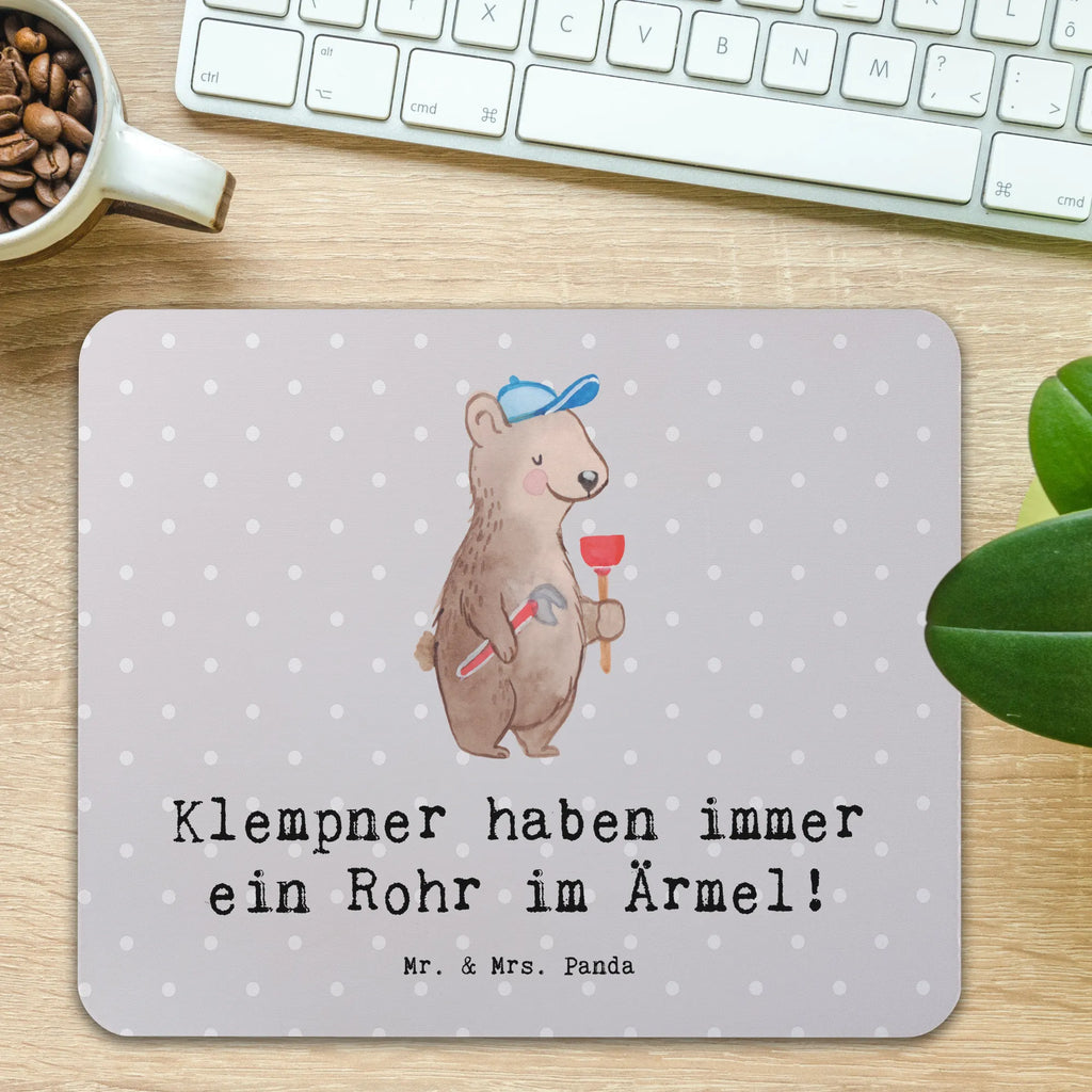 Mouse mat Klempner haben immer ein Rohr im Ärmel! Einzigartiges Mauspad, Mauspad, Mousepad, Büroausstattung, Computer zubehör, Mausunterlage, Designer Mauspad, Mauspad Büro, PC Zubehör, Arbeitszimmer, Beruf, Ausbildung, Jubiläum, Abschied, Rente, Kollege, Kollegin, Geschenk, Schenken, Arbeitskollege, Mitarbeiter, Firma, Danke, Dankeschön