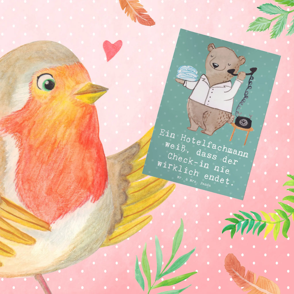Grußkarte Ein Hotelfachmann weiß, dass der Check-in nie wirklich endet. Grußkarte, Glückwunschkarte, Hochzeitskarte, Einladungskarte, Karte, Geburtstagskarte, Klappkarte, Ansichtskarten, Beruf, Ausbildung, Jubiläum, Abschied, Rente, Kollege, Kollegin, Geschenk, Schenken, Arbeitskollege, Mitarbeiter, Firma, Danke, Dankeschön