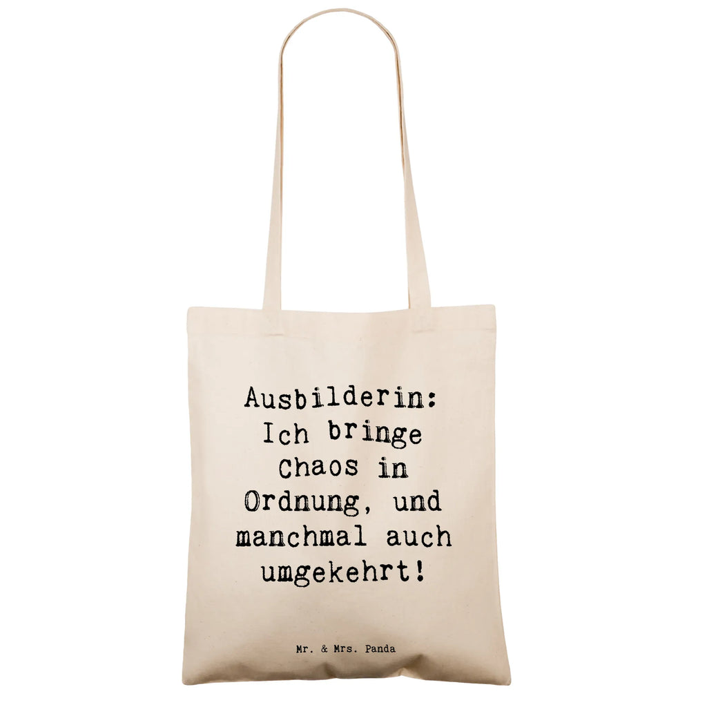Tote bag Saying Ausbilderin: Ich bringe Chaos in Ordnung, und manchmal auch umgekehrt! Beuteltasche, Beutel, Einkaufstasche, Jutebeutel, Stoffbeutel, Tasche, Shopper, Umhängetasche, Strandtasche, Schultertasche, Stofftasche, Tragetasche, Badetasche, Jutetasche, Einkaufstüte, Laptoptasche, Beruf, Ausbildung, Jubiläum, Abschied, Rente, Kollege, Kollegin, Geschenk, Schenken, Arbeitskollege, Mitarbeiter, Firma, Danke, Dankeschön