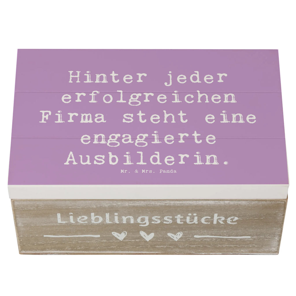 Wooden chest Saying Hinter jeder erfolgreichen Firma steht eine engagierte Ausbilderin. Truhe, Dekokiste, Erinnerungsbox, Erinnerungskiste, XXL, Aufbewahrungsbox, Geschenkbox, Holzkiste, Kiste, Schatzkiste, Geschenkdose, Schatulle, Beruf, Ausbildung, Jubiläum, Abschied, Rente, Kollege, Kollegin, Geschenk, Schenken, Arbeitskollege, Mitarbeiter, Firma, Danke, Dankeschön