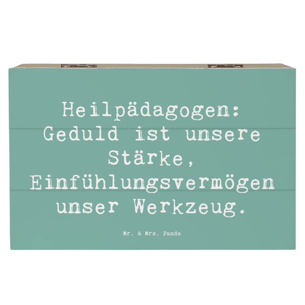 Wooden chest Saying Heilpädagogen: Geduld ist unsere Stärke, Einfühlungsvermögen unser Werkzeug. XXL, Geschenkbox, Schatulle, Dekokiste, Erinnerungsbox, Truhe, Aufbewahrungsbox, Kiste, Schatzkiste, Erinnerungskiste, Holzkiste, Geschenkdose, Beruf, Ausbildung, Jubiläum, Abschied, Rente, Kollege, Kollegin, Geschenk, Schenken, Arbeitskollege, Mitarbeiter, Firma, Danke, Dankeschön