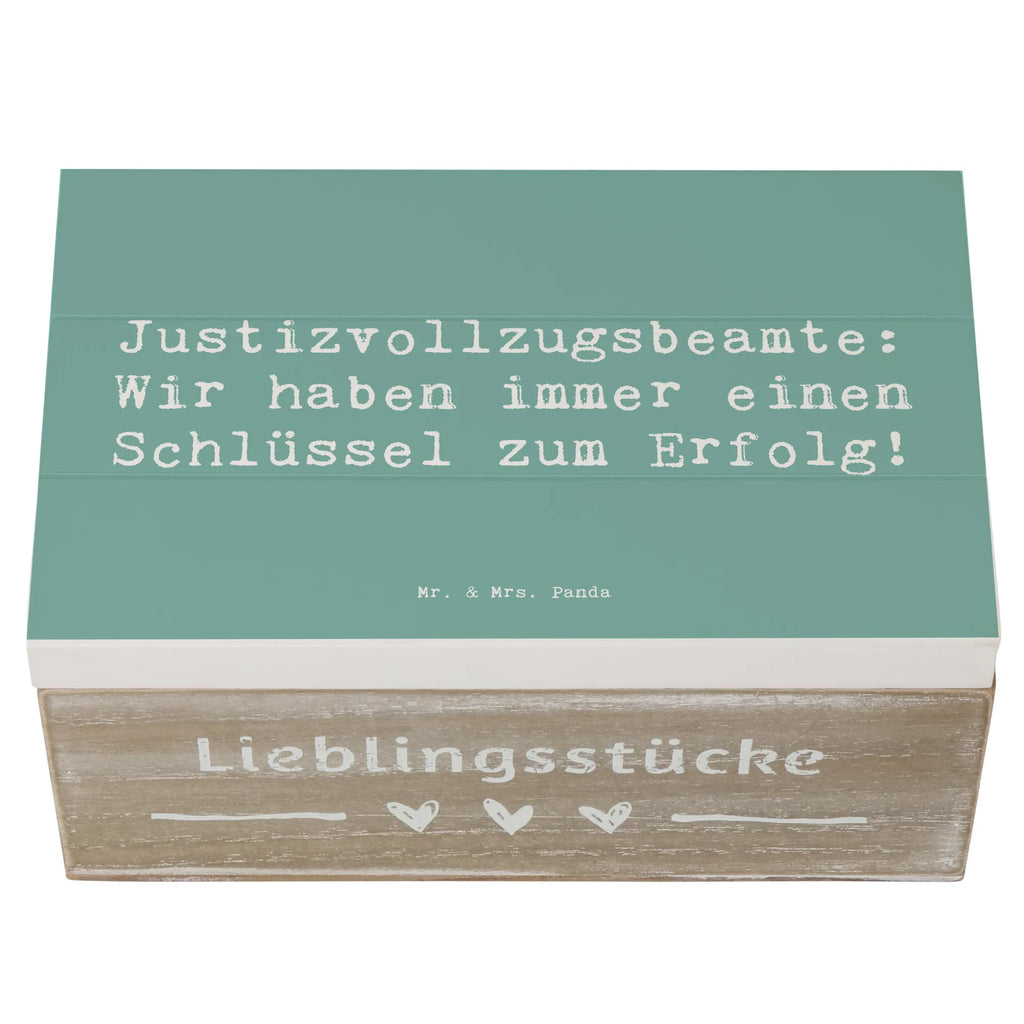 Holzkiste Spruch Justizvollzugsbeamte: Wir haben immer einen Schlüssel zum Erfolg! geschenkbox mit deckel, schmuckkiste, holzschatulle, kiste holz, truhe mit deckel, Aufbewahrungskiste, geschenkkiste, fotokiste, fotobox, Kiste, Erinnerungsbox, Holzbox, Holztruhe, schatztruhe, Kiste mit Deckel, Truhe, Schatzkiste, aufbewahrungskiste mit deckel, schatzkiste holz, Erinnerungskiste, Aufbewahrungsbox aus Holz, Schatulle, Box aus Holz, Geschenkbox, box holz, schmucktruhe, Holzkiste, erinnerungsbox holz, Holzbox mit Deckel, Holz Aufbewahrungsbox, schmuckbox, Holzkiste mit Deckel, Box, geschenkbox holz, holzschachtel, truhe holz, Aufbewahrungstruhe, holzkästchen, Aufbewahrungsbox, Aufbewahrungsbox Holz, Kollegin, Abschied, Arbeitskollege, Mitarbeiter, Beruf, Geschenk, Firma, Ausbildung, Rente, Kollege, Danke, Dankeschön, Jubiläum, Schenken