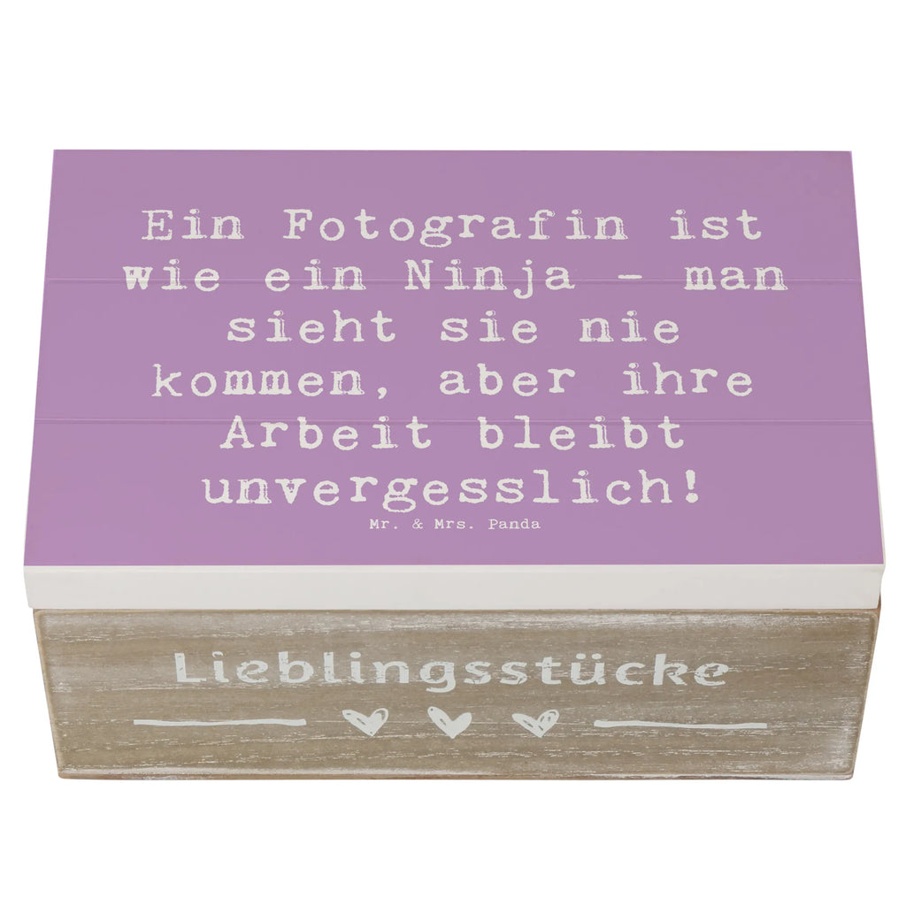 Holzkiste Spruch Ein Fotografin ist wie ein Ninja - man sieht sie nie kommen, aber ihre Arbeit bleibt unvergesslich! Aufbewahrungsbox aus Holz, Holzbox, Holztruhe, aufbewahrungsboxen, Aufbewahrungsbox Holz, kiste holz, aufbewahrungstruhe, box holz, Aufbewahrungsbox, Aufbewahrungskiste, Holzbox mit Deckel, aufbewahrungskiste mit deckel, Holzkisten, Box aus Holz, Holzkiste mit Deckel, Schatulle, truhe holz, holzkästchen, aufbewahrungskisten, holzschatulle, Holzboxen, holzschachtel, Holzkiste, Holz Aufbewahrungsbox, holztruhen, Geschenk, Danke, Dankeschön, Schenken, Beruf, Ausbildung, Abschied, Rente, Kollege, Kollegin, Arbeitskollege, Mitarbeiter, Jubiläum, Firma