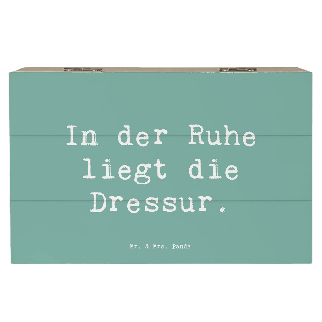 Wooden chest Saying In der Ruhe liegt die Dressur. Erinnerungsbox, Holzkiste, Geschenkbox, Truhe, Erinnerungskiste, XXL, Aufbewahrungsbox, Schatulle, Schatzkiste, Kiste, Geschenkdose, Dekokiste, Beruf, Ausbildung, Jubiläum, Abschied, Rente, Kollege, Kollegin, Geschenk, Schenken, Arbeitskollege, Mitarbeiter, Firma, Danke, Dankeschön