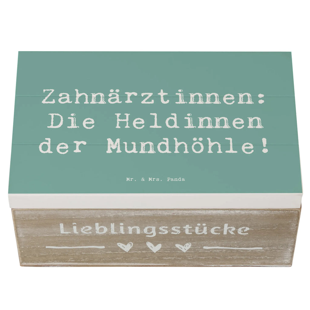 Holzkiste Spruch Zahnärztin Heldin Kiste, Truhe, Aufbewahrungsbox, Geschenkbox, Erinnerungsbox, XXL, Dekokiste, Holzkiste, Erinnerungskiste, Geschenkdose, Schatzkiste, Schatulle, Beruf, Ausbildung, Jubiläum, Abschied, Rente, Kollege, Kollegin, Geschenk, Schenken, Arbeitskollege, Mitarbeiter, Firma, Danke, Dankeschön