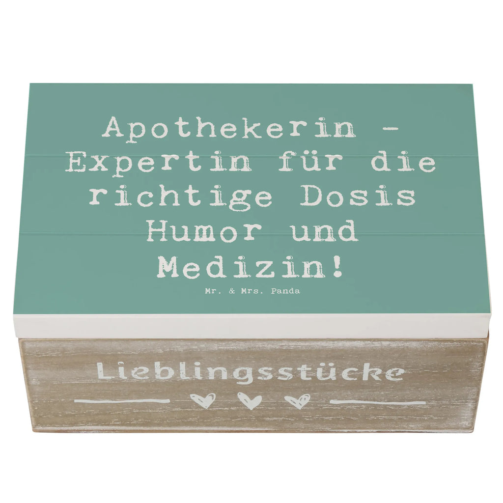 Holzkiste Spruch Apothekerin Humor Expertin Holzkiste mit Deckel, aufbewahrungskiste mit deckel, Holztruhe, Aufbewahrungsbox, aufbewahrungstruhe, Aufbewahrungsbox Holz, Box aus Holz, Holzkiste, Schatulle, Aufbewahrungsbox aus Holz, Aufbewahrungskiste, holzkästchen, Holzkisten, kiste holz, Holzbox mit Deckel, truhe holz, Holzbox, holztruhen, Holz Aufbewahrungsbox, box holz, aufbewahrungsboxen, Holzboxen, holzschachtel, holzschatulle, aufbewahrungskisten, Geschenk, Danke, Dankeschön, Schenken, Beruf, Ausbildung, Abschied, Rente, Kollege, Kollegin, Arbeitskollege, Mitarbeiter, Jubiläum, Firma