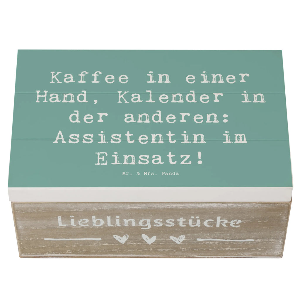 Wooden chest Saying Kaffee in einer Hand, Kalender in der anderen: Assistentin im Einsatz! Geschenkdose, Aufbewahrungsbox, Erinnerungsbox, XXL, Holzkiste, Kiste, Truhe, Dekokiste, Schatulle, Geschenkbox, Schatzkiste, Erinnerungskiste, Beruf, Ausbildung, Jubiläum, Abschied, Rente, Kollege, Kollegin, Geschenk, Schenken, Arbeitskollege, Mitarbeiter, Firma, Danke, Dankeschön
