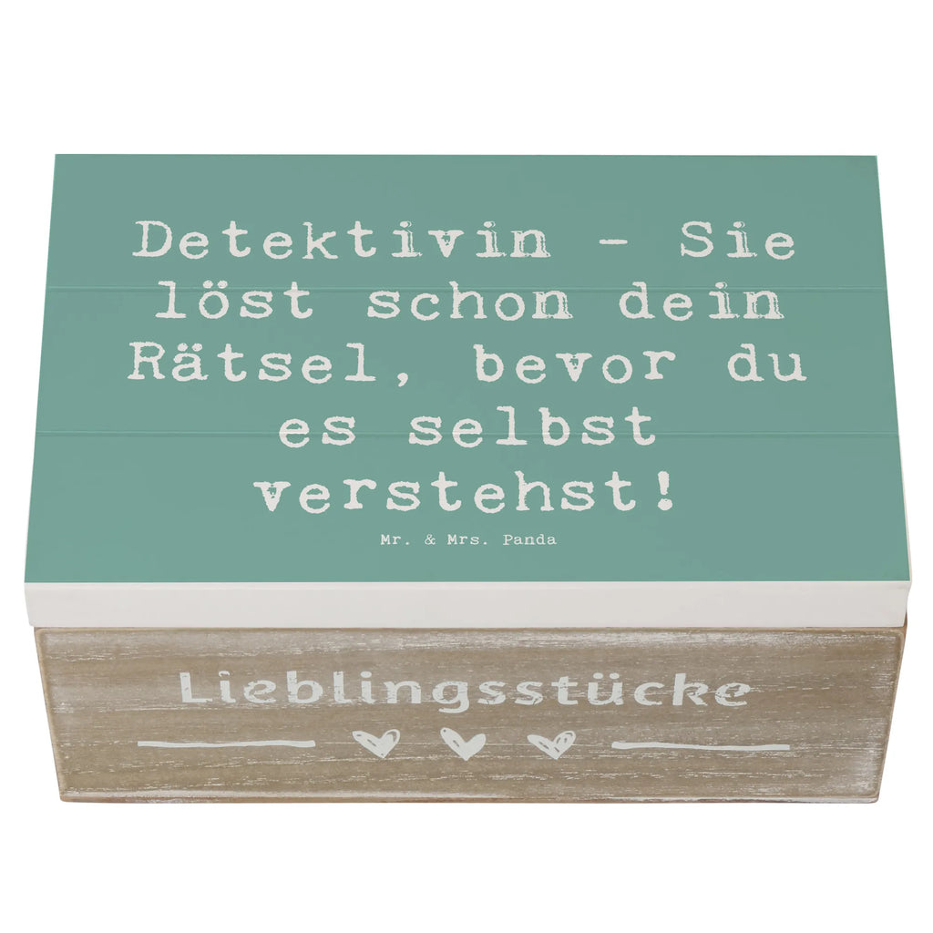 Holzkiste Spruch Detektivin - Sie löst schon dein Rätsel, bevor du es selbst verstehst! Aufbewahrungsbox, Kiste, Geschenkdose, Holzkiste, Erinnerungsbox, Schatulle, Schatzkiste, XXL, Truhe, Erinnerungskiste, Geschenkbox, Dekokiste, Beruf, Ausbildung, Jubiläum, Abschied, Rente, Kollege, Kollegin, Geschenk, Schenken, Arbeitskollege, Mitarbeiter, Firma, Danke, Dankeschön