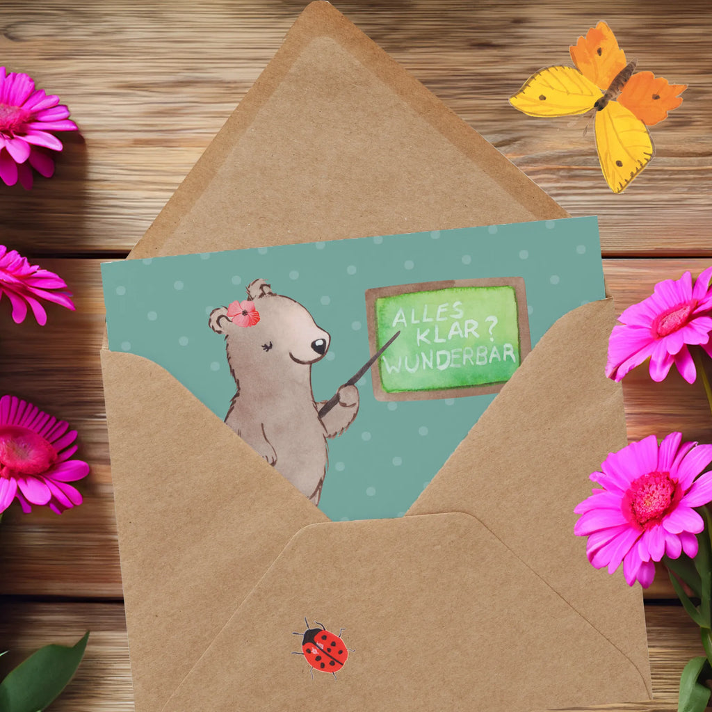 Deluxe Karte Eine Dozentin ist wie ein guter Wein: Mit der Zeit werden ihre Vorlesungen immer grandioser. Karte, Glückwunschkarte, Einladungskarte, Grußkarte, Hochzeitskarte, Hochwertige Klappkarte, Hochwertige Grußkarte, Klappkarte, Geburtstagskarte, Beruf, Ausbildung, Jubiläum, Abschied, Rente, Kollege, Kollegin, Geschenk, Schenken, Arbeitskollege, Mitarbeiter, Firma, Danke, Dankeschön