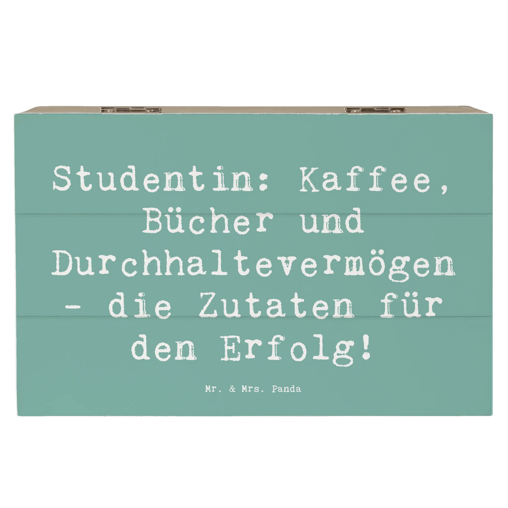 Holzkiste Spruch Studentin: Kaffee, Bücher und Durchhaltevermögen - die Zutaten für den Erfolg! Aufbewahrungsbox Holz, Holztruhe, Holzbox mit Deckel, Holzkisten, aufbewahrungskisten, aufbewahrungstruhe, Holzkiste mit Deckel, Box aus Holz, box holz, aufbewahrungskiste mit deckel, Schatulle, truhe holz, Holzkiste, holzschatulle, holztruhen, Holzboxen, aufbewahrungsboxen, Aufbewahrungskiste, Aufbewahrungsbox, holzkästchen, Aufbewahrungsbox aus Holz, Holz Aufbewahrungsbox, Holzbox, holzschachtel, kiste holz, Geschenk, Danke, Dankeschön, Schenken, Beruf, Ausbildung, Abschied, Rente, Kollege, Kollegin, Arbeitskollege, Mitarbeiter, Jubiläum, Firma