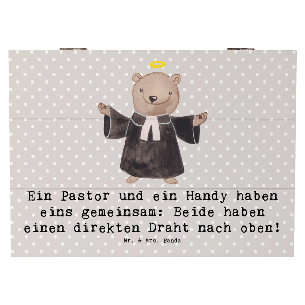 Holzkiste Ein Pastor und ein Handy haben eins gemeinsam: Beide haben einen direkten Draht nach oben! Schatulle, XXL, Geschenkdose, Schatzkiste, Truhe, Erinnerungsbox, Aufbewahrungsbox, Dekokiste, Geschenkbox, Erinnerungskiste, Kiste, Holzkiste, Beruf, Ausbildung, Jubiläum, Abschied, Rente, Kollege, Kollegin, Geschenk, Schenken, Arbeitskollege, Mitarbeiter, Firma, Danke, Dankeschön