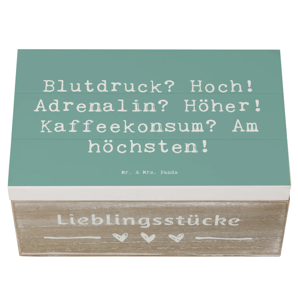 Holzkiste Spruch Blutdruck? Hoch! Adrenalin? Höher! Kaffeekonsum? Am höchsten! Erinnerungsbox, Holzkiste, XXL, Geschenkdose, Truhe, Schatulle, Schatzkiste, Geschenkbox, Kiste, Dekokiste, Erinnerungskiste, Aufbewahrungsbox, Beruf, Ausbildung, Jubiläum, Abschied, Rente, Kollege, Kollegin, Geschenk, Schenken, Arbeitskollege, Mitarbeiter, Firma, Danke, Dankeschön