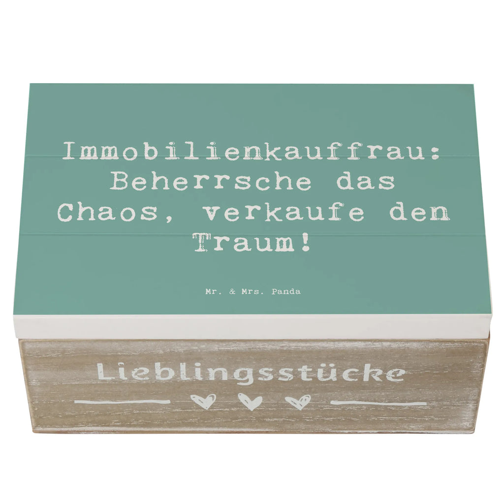 Holzkiste Spruch Immobilienkauffrau: Beherrsche das Chaos, verkaufe den Traum! Holzkiste, Dekokiste, Schatzkiste, Geschenkbox, Kiste, XXL, Erinnerungskiste, Aufbewahrungsbox, Geschenkdose, Schatulle, Truhe, Erinnerungsbox, Beruf, Ausbildung, Jubiläum, Abschied, Rente, Kollege, Kollegin, Geschenk, Schenken, Arbeitskollege, Mitarbeiter, Firma, Danke, Dankeschön