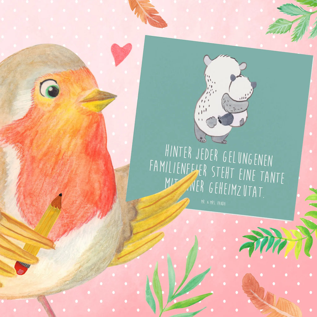 Deluxe Card Hinter jeder gelungenen Familienfeier steht eine Tante mit einer Geheimzutat. Klappkarte, Grußkarte, Karte, Glückwunschkarte, Geburtstagskarte, Hochzeitskarte, Hochwertige Klappkarte, Hochwertige Grußkarte, Einladungskarte, Familie, Vatertag, Muttertag, Bruder, Schwester, Mama, Papa, Oma, Opa
