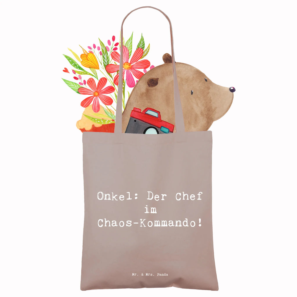 Tote bag Saying Onkel: Der Chef im Chaos-Kommando! Beuteltasche, Beutel, Einkaufstasche, Jutebeutel, Stoffbeutel, Tasche, Shopper, Umhängetasche, Strandtasche, Schultertasche, Stofftasche, Tragetasche, Badetasche, Jutetasche, Einkaufstüte, Laptoptasche, Familie, Vatertag, Muttertag, Bruder, Schwester, Mama, Papa, Oma, Opa