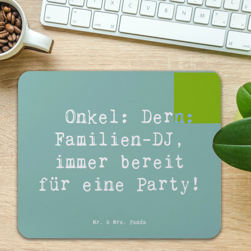 Mouse mat Saying Onkel: Der Familien-DJ, immer bereit für eine Party! Mousepad, Computer zubehör, Büroausstattung, PC Zubehör, Arbeitszimmer, Mauspad, Einzigartiges Mauspad, Designer Mauspad, Mausunterlage, Mauspad Büro, Familie, Vatertag, Muttertag, Bruder, Schwester, Mama, Papa, Oma, Opa
