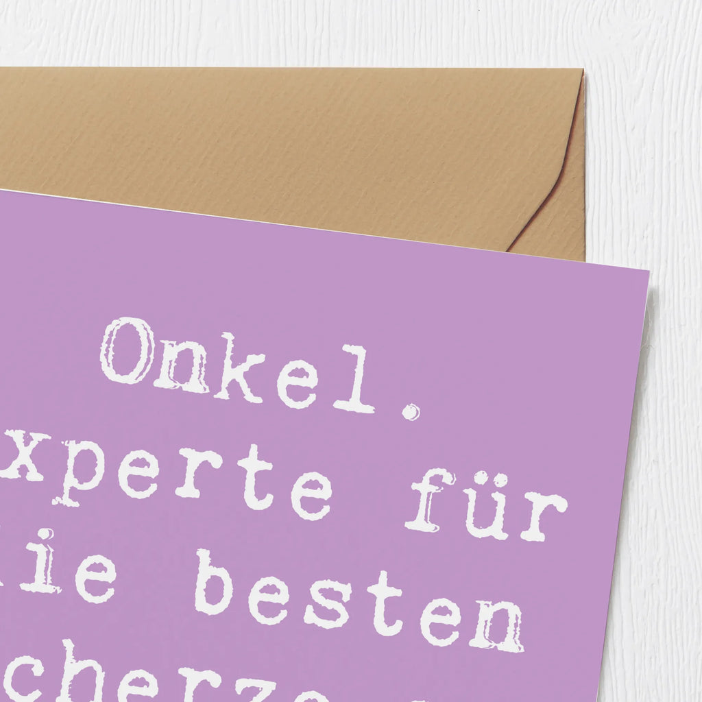 Deluxe Card Saying Onkel. Experte für die besten Scherze am Tisch. Hochwertige Grußkarte, Karte, Hochwertige Klappkarte, Hochzeitskarte, Geburtstagskarte, Einladungskarte, Grußkarte, Klappkarte, Glückwunschkarte, Familie, Vatertag, Muttertag, Bruder, Schwester, Mama, Papa, Oma, Opa